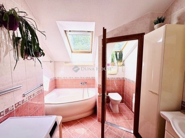 Eladó téglalakás, Budapesten, XVIII. kerületben 94.99 M Ft