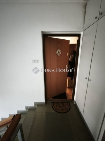 Eladó téglalakás, Pécsett 35.5 M Ft, 1 szobás