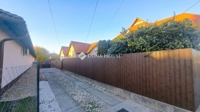 Eladó ikerház, Üllőn 125 M Ft, 5 szobás / költözzbe.hu