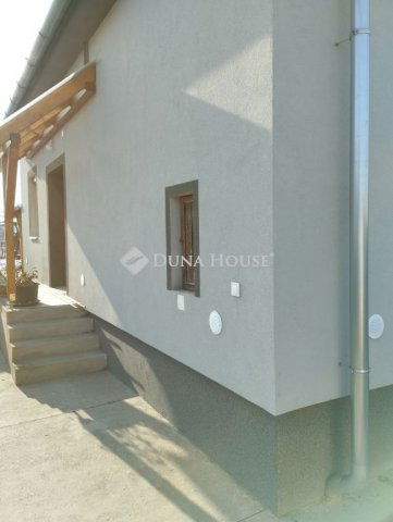 Eladó családi ház, Röszkén 84 M Ft, 3+1 szobás