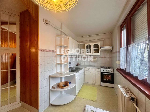 Eladó panellakás, Cegléden 48 M Ft, 2 szobás