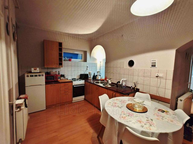 Eladó családi ház, Keszthelyen 55 M Ft, 9 szobás