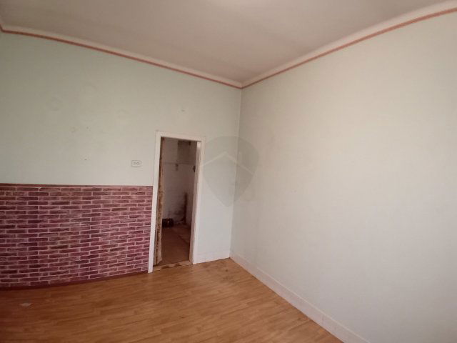 Eladó családi ház, Apcon 32.9 M Ft, 2 szobás