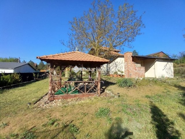 Eladó családi ház, Pócsmegyeren 80 M Ft, 4 szobás