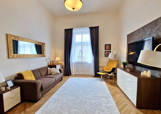 Kiadó téglalakás, albérlet, VI. kerületben, Andrássy úton