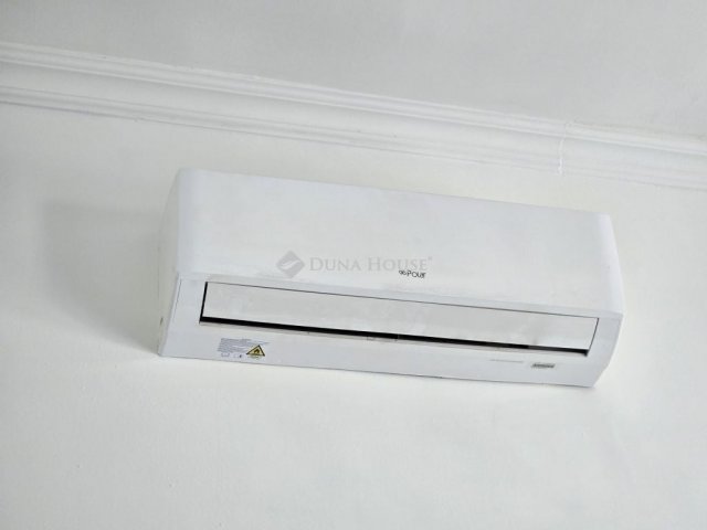 Eladó téglalakás, Pécsett 89.9 M Ft, 4 szobás