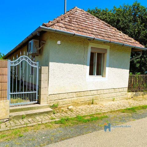 Eladó családi ház, Csehiben 11.5 M Ft, 1 szobás