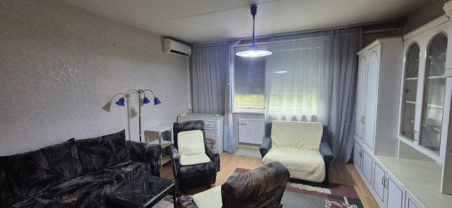 Eladó panellakás, Debrecenben, Angyalföld téren 48 M Ft