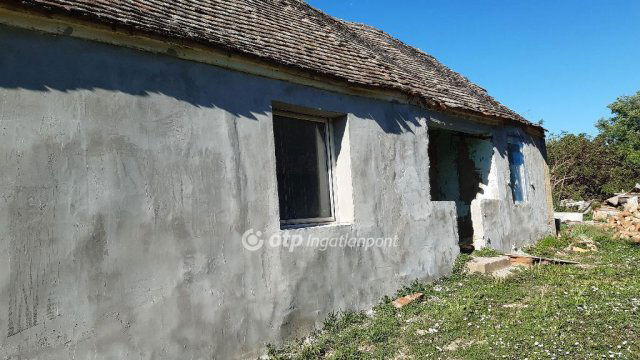 Eladó családi ház, Gerdén 4.8 M Ft, 2 szobás