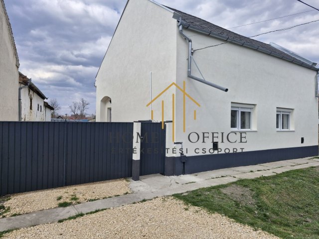 Eladó családi ház, Hajdúszováton 48.9 M Ft, 2 szobás