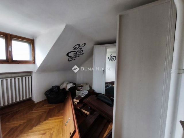 Eladó családi ház, Szentendrén 196 M Ft, 6+3 szobás