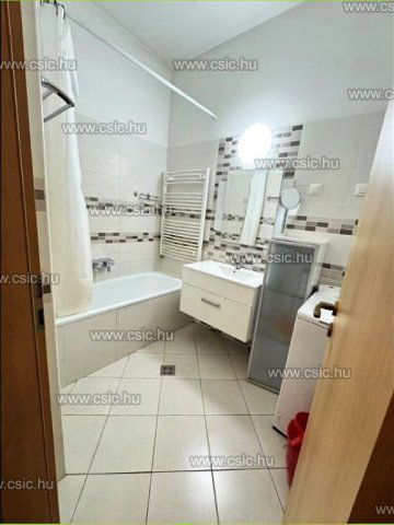 Eladó téglalakás, Budapesten, VII. kerületben 109.9 M Ft