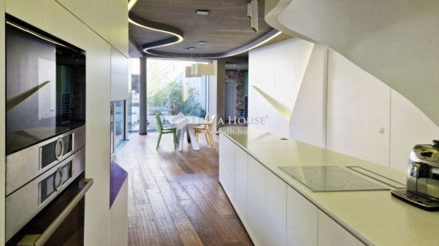 Eladó családi ház, Budapesten, III. kerületben 520 M Ft