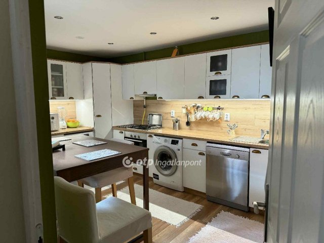 Eladó téglalakás, Egerben 58 M Ft, 3+1 szobás