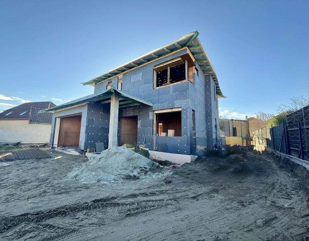 Eladó családi ház, Dunakeszin 210 M Ft, 5 szobás