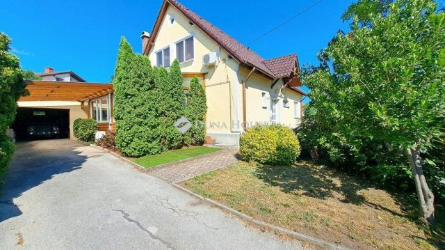 Eladó családi ház, Pétfürdőn 99 M Ft, 6+1 szobás