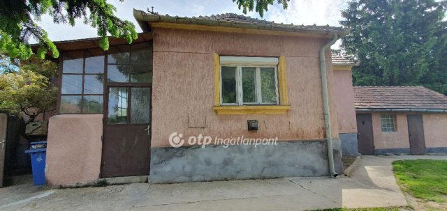 Eladó családi ház, Devecseren 18.9 M Ft, 2 szobás