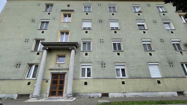 Eladó téglalakás, Győrött 45 M Ft, 2 szobás