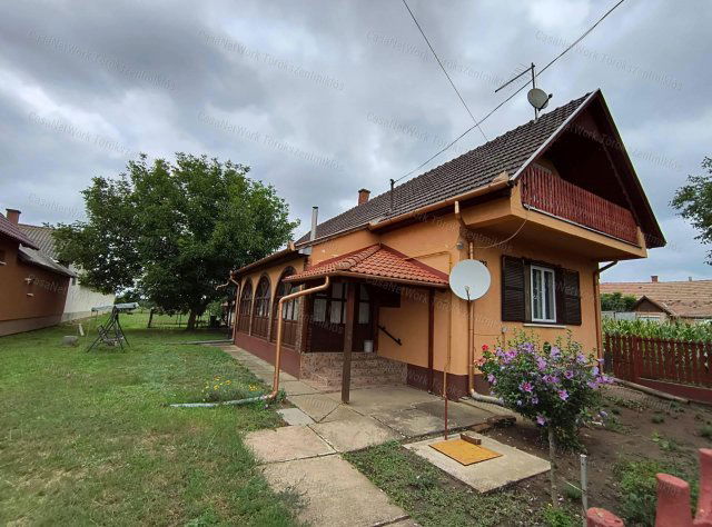 Eladó családi ház, Tiszaroffon 21.5 M Ft, 4 szobás