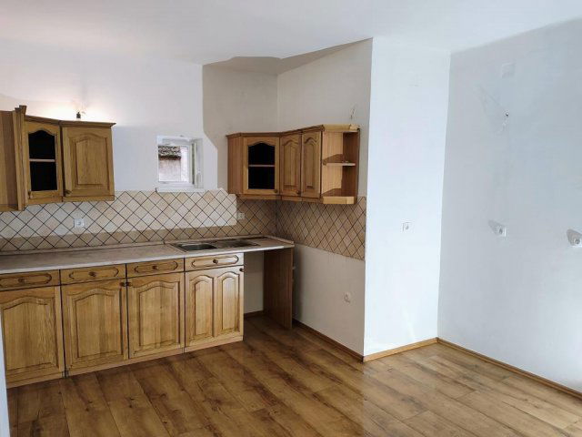 Eladó családi ház, Kisasszondon 58 M Ft, 2 szobás