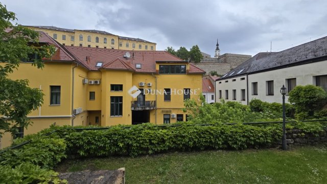 Eladó téglalakás, Veszprémben, Jókai Mór utcában 65 M Ft
