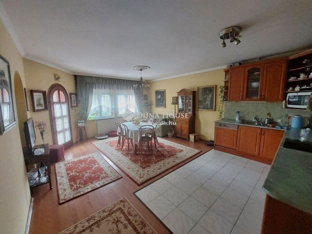 Eladó családi ház, Erdőkertesen 156.99 M Ft, 4+1 szobás