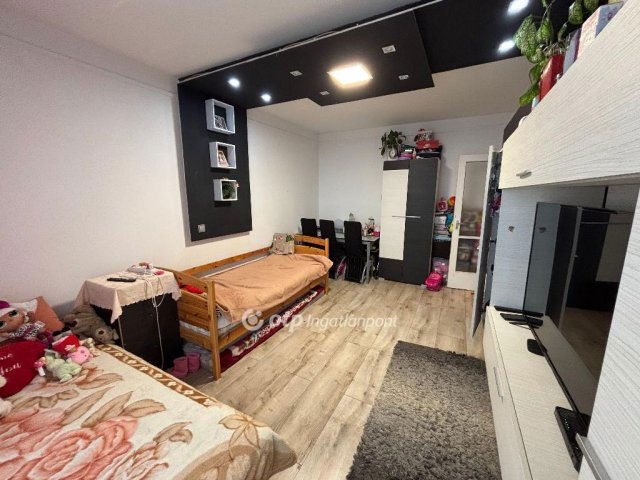 Eladó panellakás, Miskolcon 23.5 M Ft, 1+1 szobás