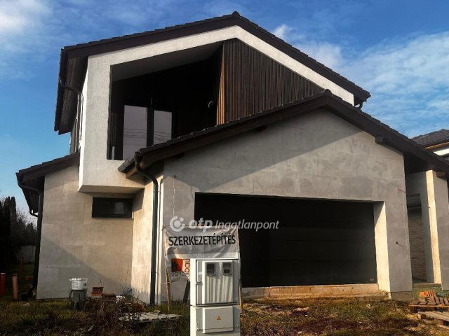 Eladó családi ház, Szegeden 199 M Ft, 5 szobás