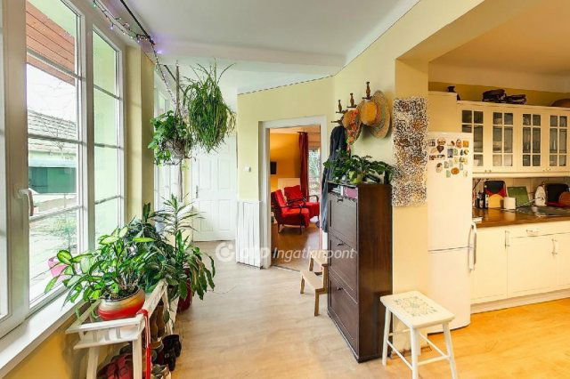 Eladó családi ház, Győrött 149.5 M Ft, 5+1 szobás