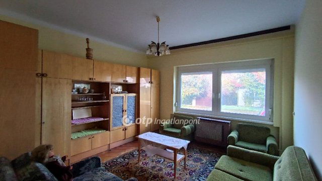 Eladó családi ház, Siófokon 100 M Ft, 4 szobás