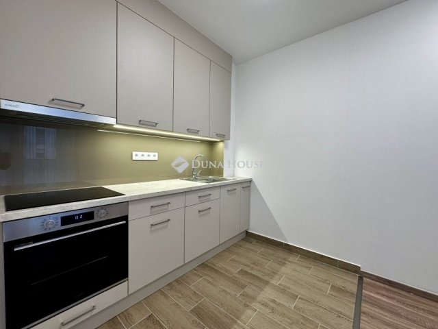 Eladó téglalakás, Budapesten, XIII. kerületben 84.4 M Ft