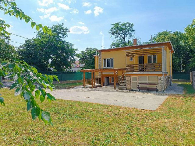 Eladó családi ház, Budapesten, X. kerületben 254 M Ft, 7 szobás