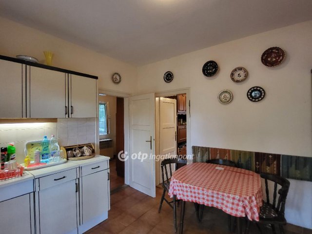 Eladó családi ház, Zamárdiban 105 M Ft, 6+2 szobás