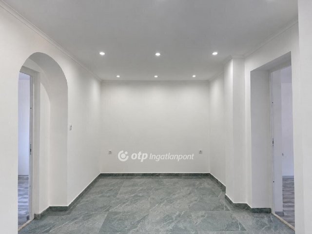 Eladó családi ház, Tápiószelén 34.99 M Ft, 1+2 szobás