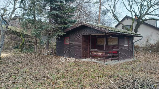 Eladó családi ház, Szigetszentmiklóson 25.9 M Ft, 1 szobás