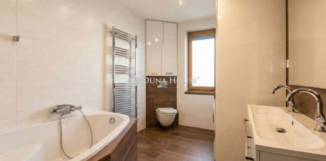 Eladó családi ház, Szigetváron 117 M Ft, 4 szobás