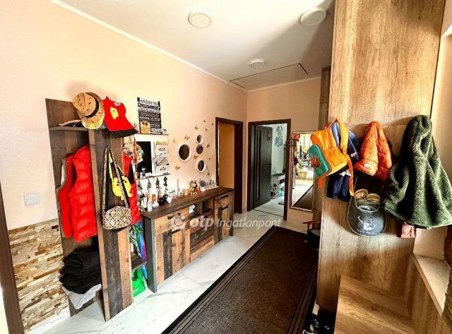 Eladó családi ház, Egerben 134.9 M Ft, 2 szobás