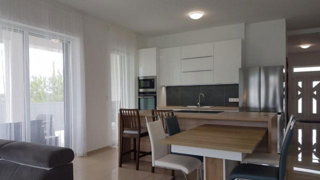 Eladó családi ház, Balatongyörökön 174.6 M Ft, 4 szobás