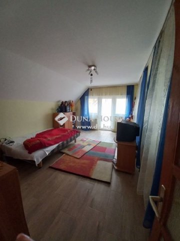 Eladó családi ház, Áporkán 65 M Ft, 8 szobás