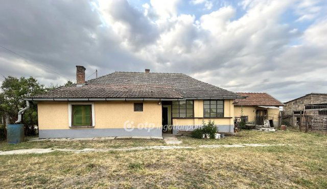 Eladó családi ház, Tiszaroffon 9.2 M Ft, 2 szobás