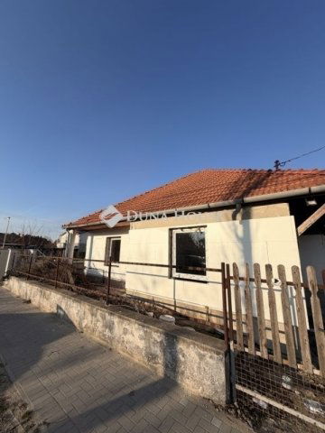 Eladó családi ház, Vecsésen 59.9 M Ft, 4 szobás