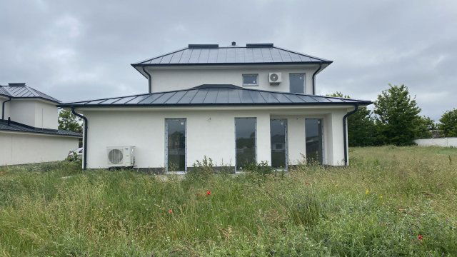 Eladó ikerház, Debrecenben 129.99 M Ft, 4 szobás