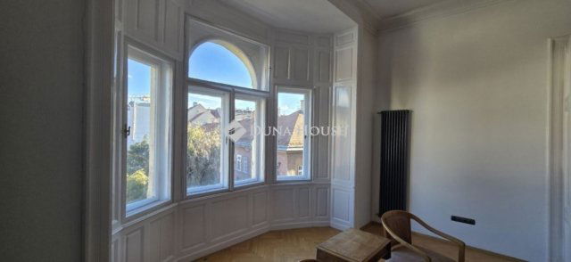 Eladó téglalakás, Budapesten, VI. kerületben 109.9 M Ft