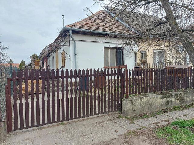 Eladó családi ház, Gödön 64.9 M Ft, 4 szobás