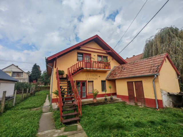 Eladó téglalakás, Fonyódon 39.9 M Ft, 4 szobás