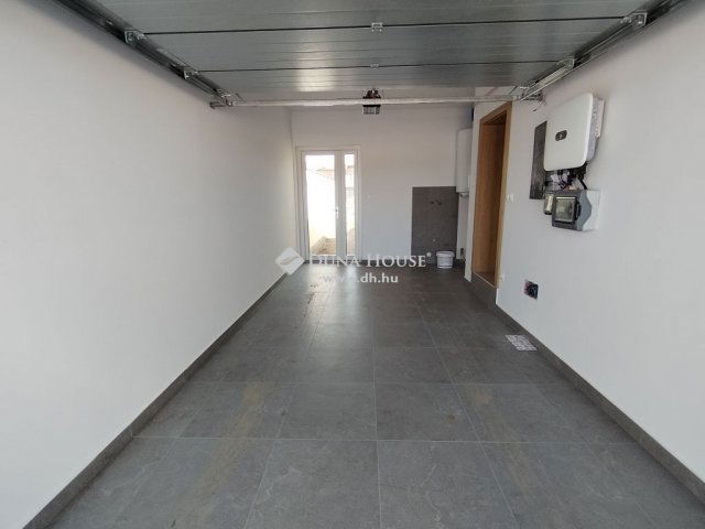 Eladó ikerház, Szegeden 175 M Ft, 6 szobás / költözzbe.hu