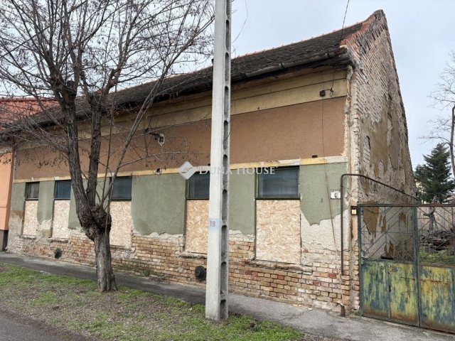 Eladó családi ház, Budapesten, XVIII. kerületben 54.9 M Ft