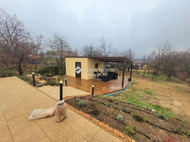 Eladó családi ház, Kerepesen 210 M Ft, 4 szobás