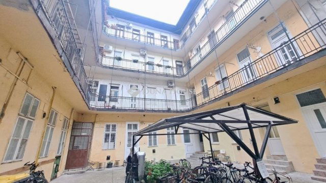 Eladó téglalakás, Budapesten, VII. kerületben 41.9 M Ft