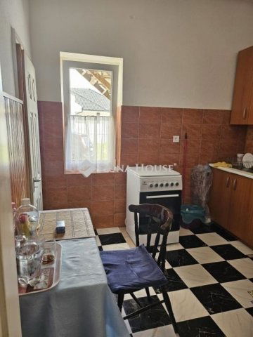 Eladó téglalakás, Vecsésen 68 M Ft, 2 szobás